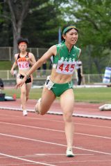 女子４００メートル決勝　高橋萌生（帯南商）