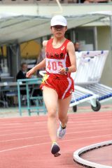 【女子１５００メートル決勝】照井塔子（帯柏葉）は１年生ながら序盤から一人抜け出しトップをキープした