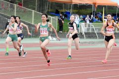女子１００メートル準決勝１組　槙杏奈（中央、帯南商）