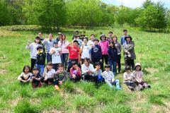 「十勝千年の森」で小学生らが植樹　清水 2