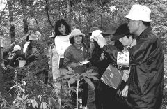 地域住民に十勝の植物の魅力を伝えた野草撮影会。地道な活動が受賞につながった（１９９９年）