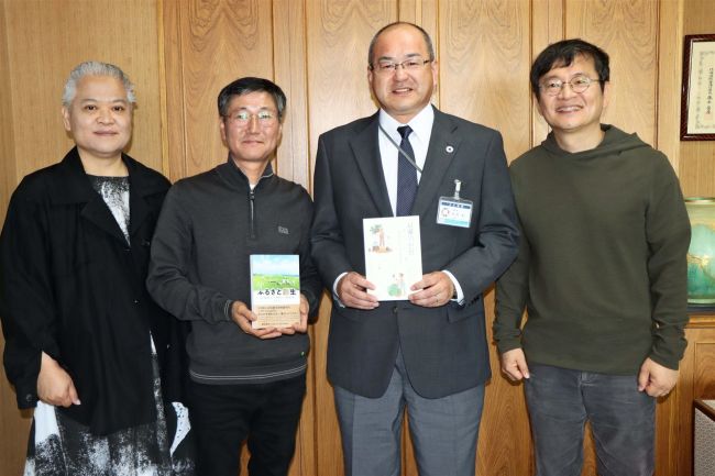「上士幌のキセキ」の韓国語訳者が来町　ふるさと納税の実績に触れる