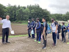 士幌高校の校内を見学する幕別忠類中生徒