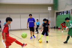 小中学生が一流の技術学ぶ　名波浩さんサッカー講習会　足寄 11