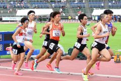 男子１５００メートル予選　佐々木朱里（中央、道栄―下音更中出）