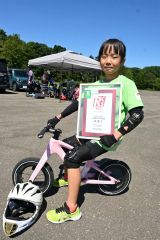 全日本選手権７・８歳のＢクラスで８位の坂本さん