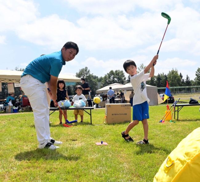 プロゴルファー鳥海さんら子育てイベントで社会貢献　ＰＧＡ北海道プロゴルフ会