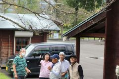 サホロリバーサイドパークゴルフ場で咲いたエゾヤマザクラ（１０日、新得町）