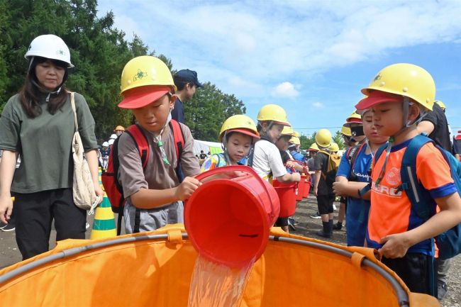 災害を「自分ごと化」　宮坂建設工業の地域防災訓練に４０００人