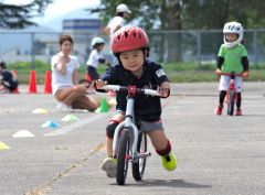 ２歳からできるランバイク　スポーツに必要な体幹鍛える 11