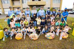 カボチャ見守り「交通安全」　園児と合同で制作　広尾署