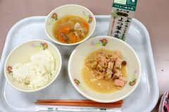 給食に「ちゃんちゃん焼き」　秋サケの特別メニュー　大樹の小中高校で登場 6