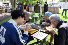 「名人の打つそばは違う」　子どももうなるおいしさ　十勝ヒルズで新そば祭り盛況　幕別