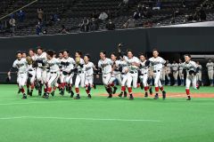 帯大谷つなぐ攻撃に必勝継投、堅守も発揮　秋季道高校野球でうれしい初勝利