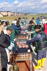 ５００円ステーキ５００キロ完売　４年ぶり士幌で収穫祭