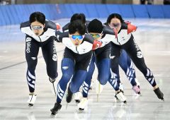 日本選手団はじめ公式練習始まる　出場は２５カ国２６４人　スケートＷ杯帯広大会 2