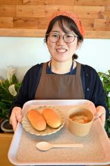 パン舎と共同で糖質控えめのパンを開発した管理栄養士の小田さん