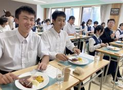 「足寄の食　知る機会に」　中学生フレンチ味わう　あしおこし隊が提供