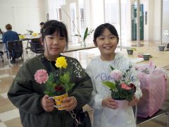 豊頃の芸術一堂に　町文化祭で展示や発表、生け花体験も