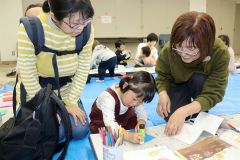 作家から絵本づくり学ぶ　札幌からすずきももさん　清水町図書館 2