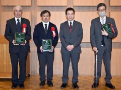 金澤前会長ら４氏を特別表彰　十勝地区サッカー協会６０周年式典