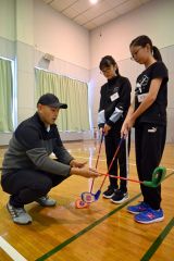 「スナッグゴルフ」って楽しい！　音更で小学生体験　プロのゴルファーが指導