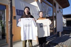 東京から移住を検討中の岩松夫妻　十勝をイメージしたＴシャツなど販売