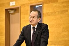 柏葉ＯＢの高嶋検事長が母校で講演　進路選択「自分の決断に責任を」