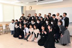 シンガポールの高校生が日本語スピーチ披露　４年ぶり発表会 2