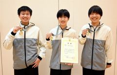 芽室高ＧＢ全国初制覇　１年生の中野さん、浮田さん、照井さん　強豪くだし「まだまだ強く」