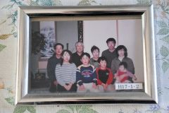 最初の１枚となった２００５年正月の家族写真