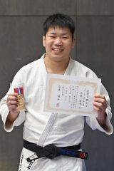 男子高校一般有段で優勝した帯農高教員の山根哲平