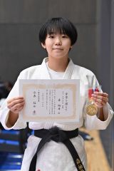 女子中学生で優勝した西山道場の森柚希