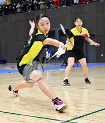 帯一中出の中島と藤川決勝対決優勝と準Ｖ女子複　男子は帯大谷の田部・佐々木準優勝　高校選抜バドミントン北北海道第２日