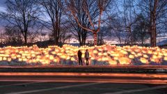 幻想的アイスキャンドルで日高山脈国立公園化ＰＲ　道の駅なかさつない