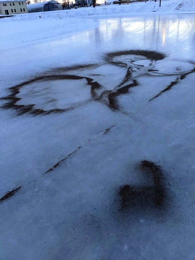 士幌のスケートリンクに黒い砂、１月下旬に２回　度を越えたいたずらに憤り