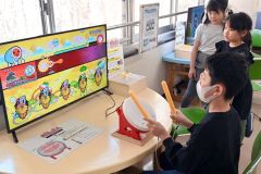 児童会館でＴＶゲームが無料で遊べるドン！　太鼓の達人など導入