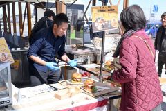 道産食材×長崎の野菜使ったバーガー販売　２日で１００食　しほろ道の駅