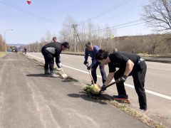 小川建設工業が足寄町芽登の市街地などで清掃奉仕 4