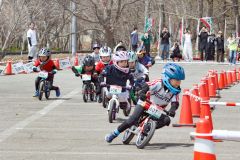 子どもも親もエキサイト！　広尾でランバイク大会～写真特集