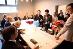 「世界のミクニ」と日本酒で４周年祝う　碧雲蔵 3