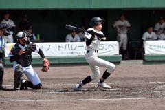 帯三条１１安打猛攻で完封勝ち４強、６―０芽室　春季道高校野球十勝支部予選