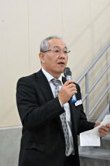 新社屋お披露目会であいさつする木村支社長