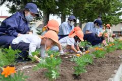 中札内高等養護学校がクラウドファンディングで村鉄道記念公園に植栽