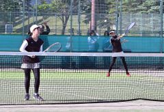 吉田・野々村組（音更中）Ｂ級女子制す、ソフトテニス全十勝大会