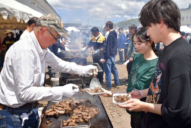 ステーキや縁日など楽しむ　ＪＡ陸別町農業祭