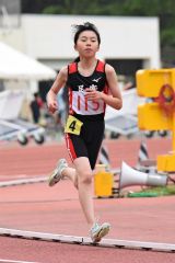 【女子１５００メートル決勝】１年の人見千結（足寄）がただ一人５分を切る４分５７秒１８で優勝。８００メートルとの２冠を達成した