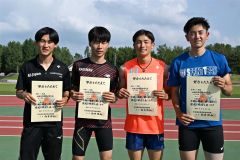 男子１６００メートルリレーで５位の白樺学園（左から中村健吾、藤田悠聖、松本琢夢、清水昴瑠）