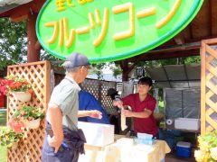 道の駅なかさつないでトウモロコシの販売を始めた柴田農園