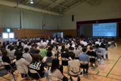 学習の特色を中学生や保護者に紹介した作業学習体験会